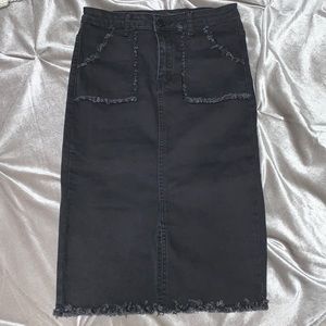 Jean fringed style pencil skirt with slit (black)
